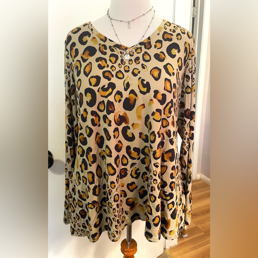 Logo By Lori Goldstein Animal Print Top SZ L